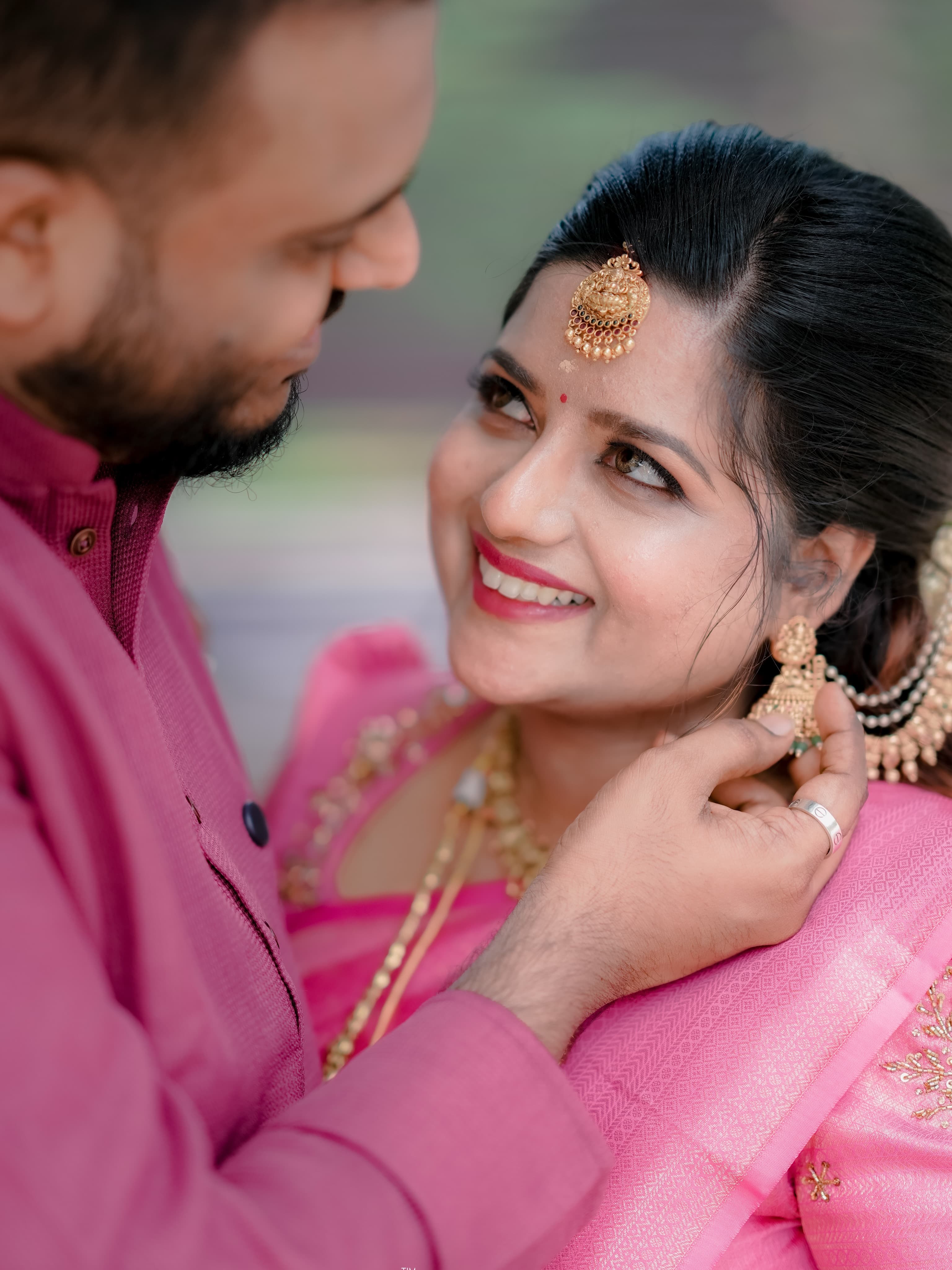 Bridal Innovation portfolio look 4, showing Kerala bridal makeup, hair styling, saree, jewellery, or ceremony details.